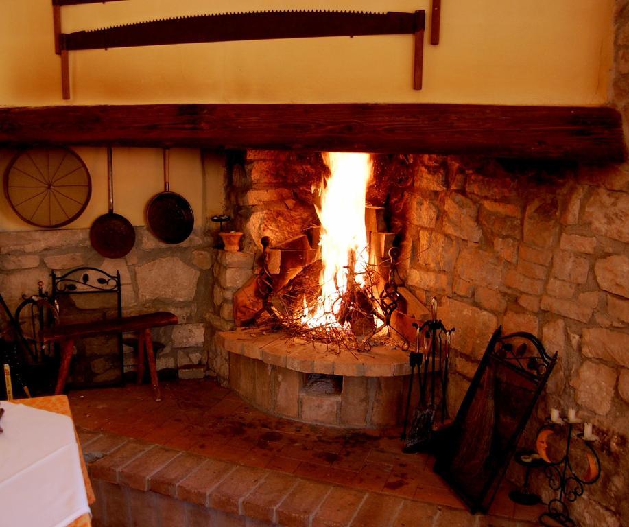 Aia Di Lazzaro Agriturismo Casalbore Екстериор снимка